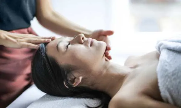 Tips on Points and Massages for Migraines and Headaches